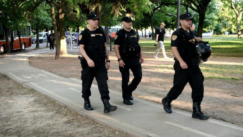 La Ciudad desalojó a 150 manteros que ocupaban el Parque Mugica en Saavedra