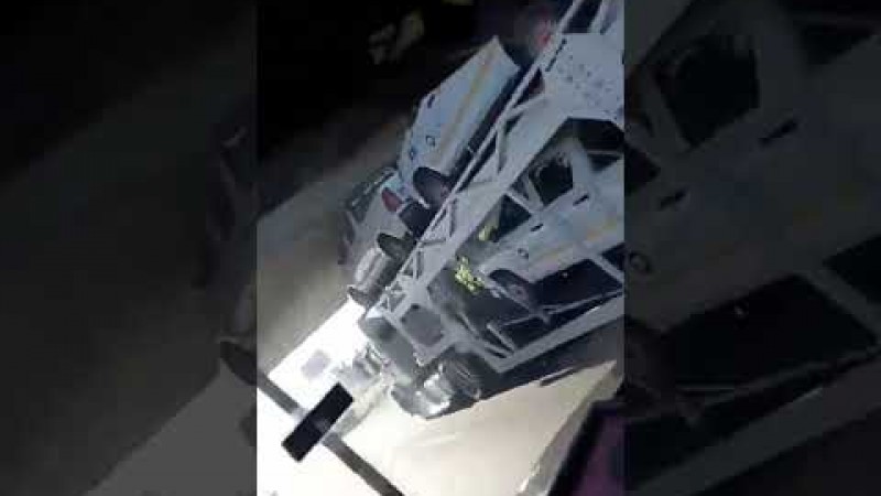 Un camión mosquito quedó atascado bajo un puente en Panamericana y generó demoras en el Ramal Pilar