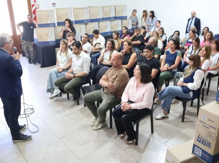 Baradero entregó ventiladores a más de 25 instituciones educativas para mejorar las condiciones de estudio