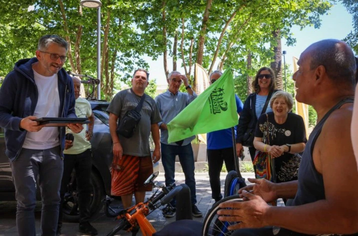 El atleta "Coco" Urbano pasó por Pergamino con su desafío de 2.000 km y dejó un fuerte mensaje de inclusión