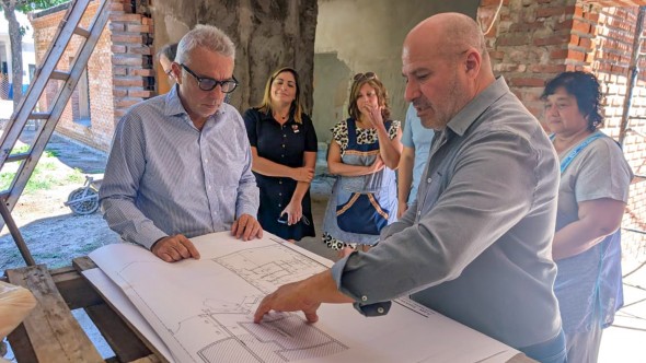 Infraestructura escolar: Julio Zamora supervisó los trabajos de ampliación en el Jardín de Infantes N°935 de Troncos del Talar