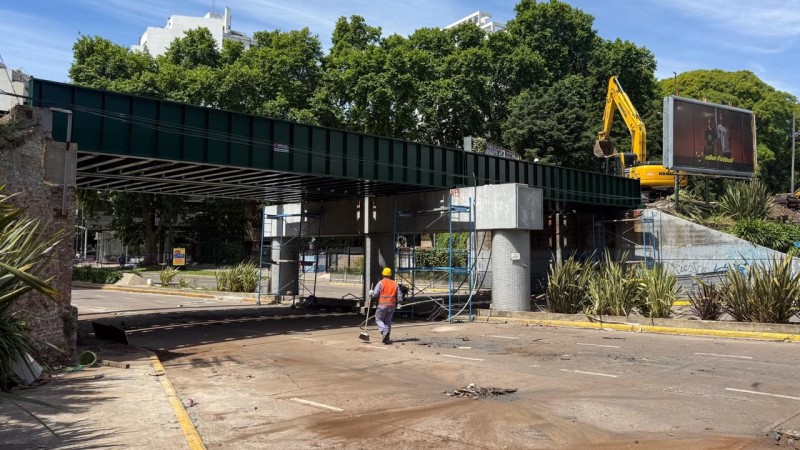 Línea Mitre: Trenes Argentinos renueva el puente sobre la Av. Elcano y refuerza la seguridad operacional