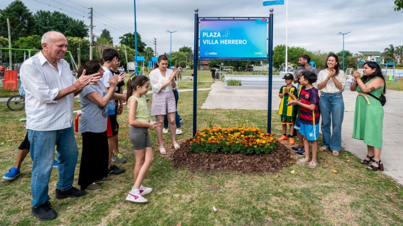 Moreno inauguró la Plaza Villa Herrero con nuevos espacios recreativos, luminarias LED y más seguridad