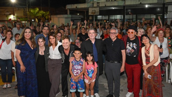 Con un espectáculo que reunió a grandes artistas, el ciclo "Humor en los Barrios" del Municipio de Tigre cerró el 2025 a puro entretenimiento