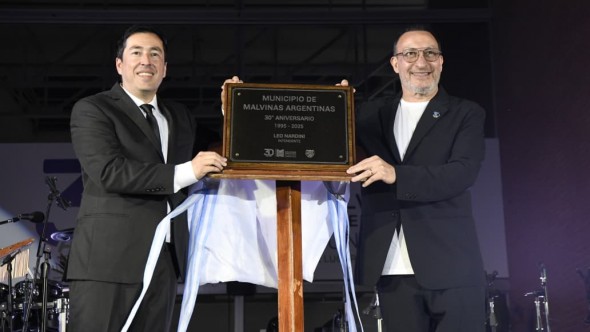 Malvinas Argentinas celebró su 30° aniversario con un emotivo acto encabezado por el intendente Leo Nardini