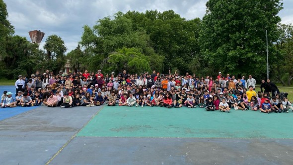 El Municipio de Tigre organizó un campamento para niños y niñas de distintos polideportivos