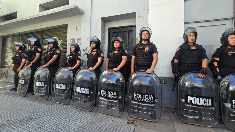 La Ciudad recuperó una casa en el Abasto que estaba tomada hace 33 años y otra en Constitución denunciada por venta de drogas