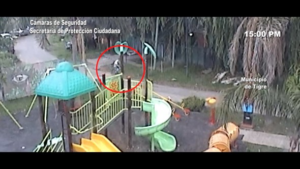 Robaron una bicicleta y fueron detectados por las cámaras del COT: quedaron detenidos inmediatamente
