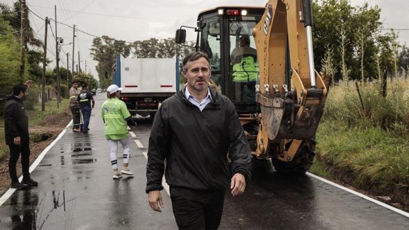 Achával supervisó nuevos asfaltos e importantes obras hidráulicas en Pilar: "Trabajamos día a día para mejorar nuestras localidades"