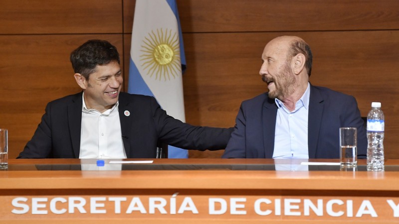 Kicillof e Insfrán firmaron un acuerdo de colaboración entre ambas provincias