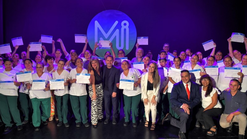 Ituzaingó: Más de 300 alumnos del CRUI celebraron en su acto de colación