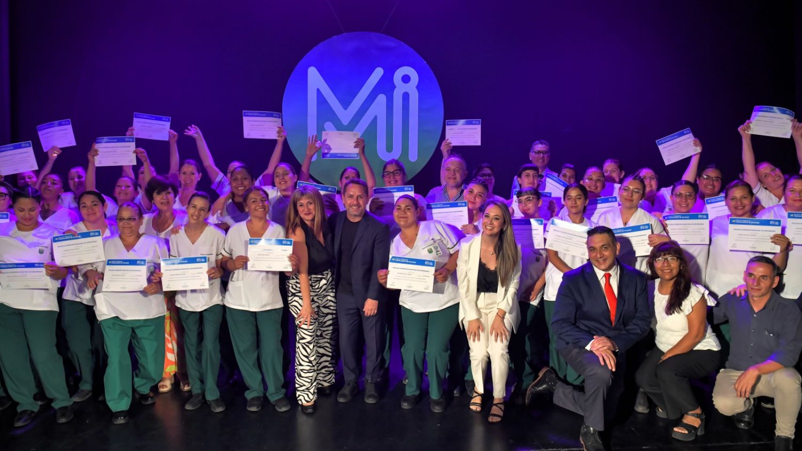 Ituzaingó: Más de 300 alumnos del CRUI celebraron en su acto de colación