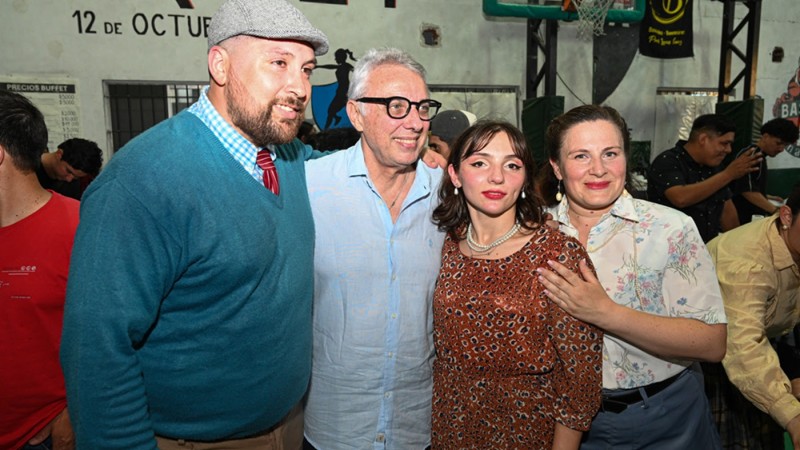 Julio Zamora acompañó la Peña Folclórica "La Breñalera" en Benavídez