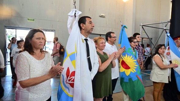 En un microestadio colmado, se entregaron los diplomas del Plan FinEs 2025