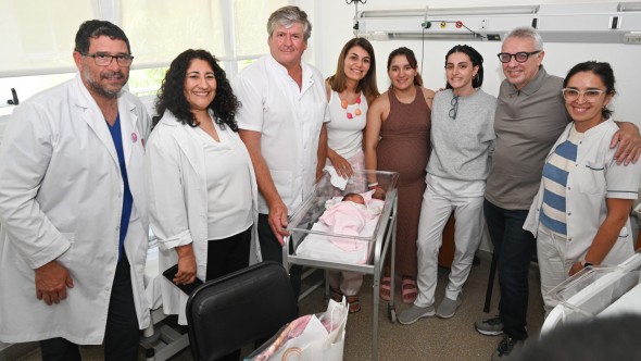 Primer nacimiento del 2026 en Tigre: Julio Zamora visitó a la bebé Larissa en el Hospital Materno Infantil