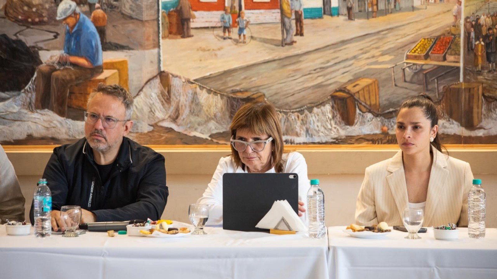 Patricia Bullrich y Valenzuela visitaron Mar del Plata para promover la reforma laboral