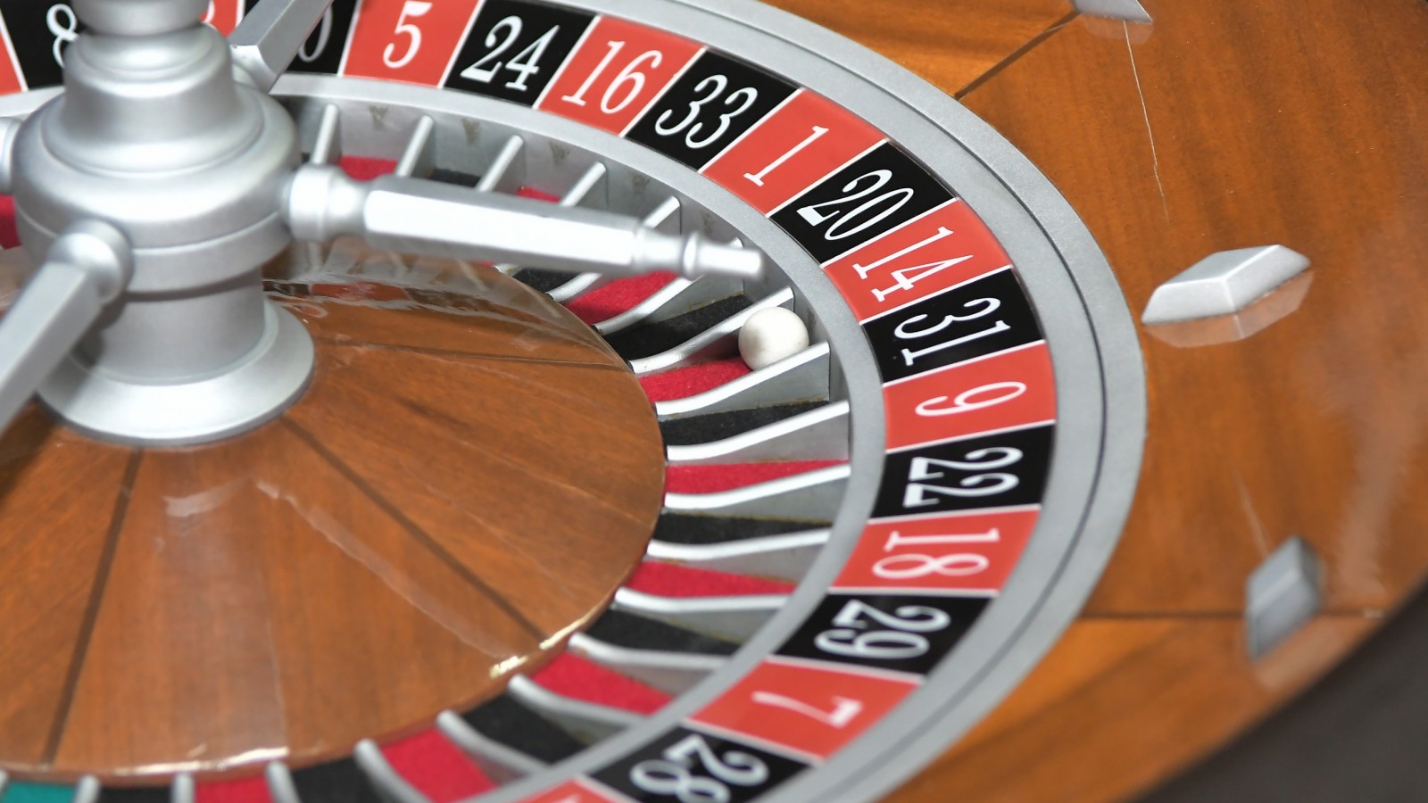 "Colorado el 14" inauguró la temporada del Casino de Monte Hermoso