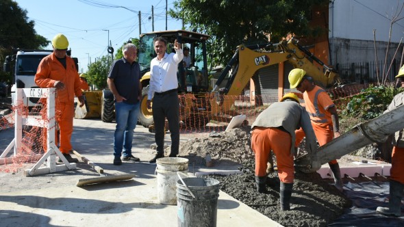 Gabriel Katopodis recorrió obras de pavimentación en Berazategui
