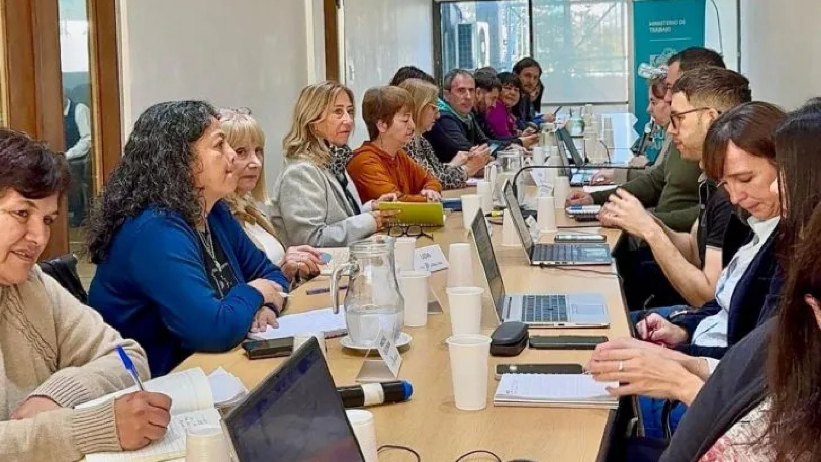 El gobierno bonaerense reabre las paritarias y convoca a estatales, docentes y judiciales