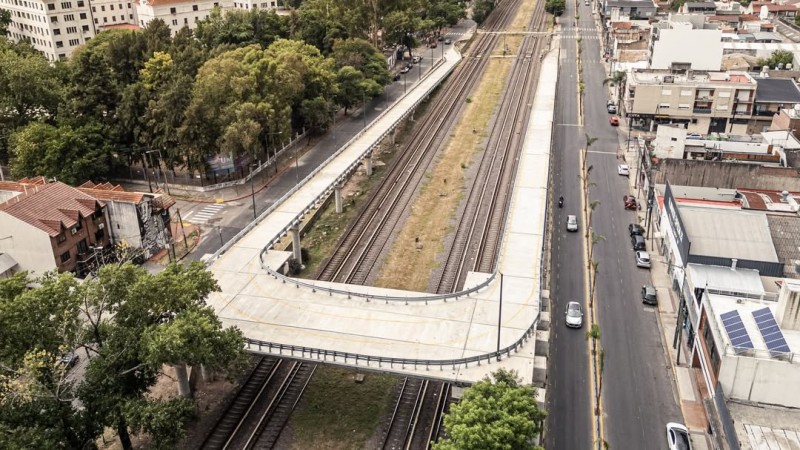 Haedo: ya funciona el nuevo puente sobre las vías del Sarmiento