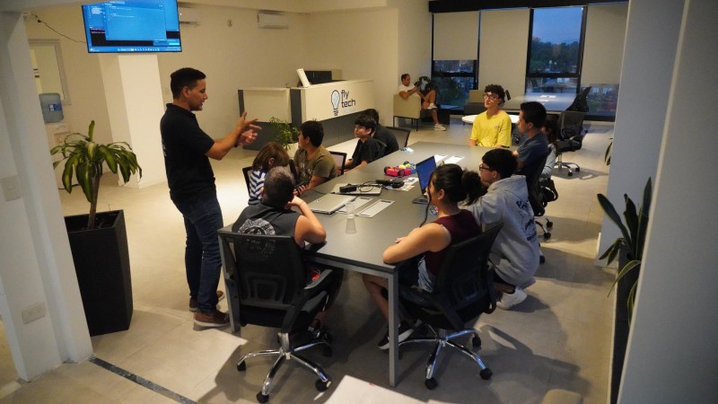 Tecnología, creatividad y aprendizaje: comenzó el Taller de Verano del Club Municipal de Robótica