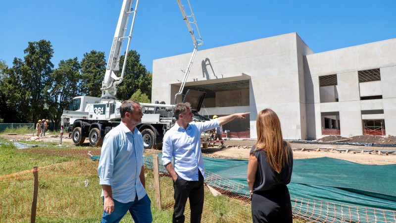Achával recorrió y supervisó los avances de la obra de la Universidad Nacional de Pilar