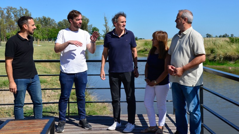 Katopodis recorrió obras hídricas y de espacio público en Suipacha