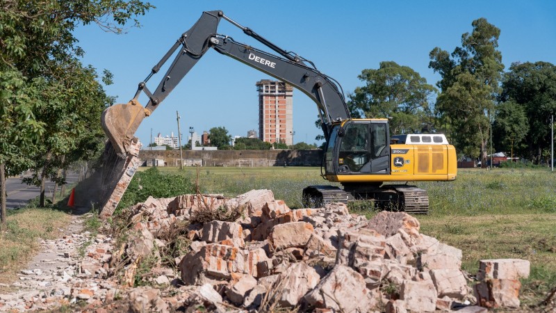 Comenzó en San Nicolás la demolición del muro de calle Rivadavia para integrar la ciudad con el río