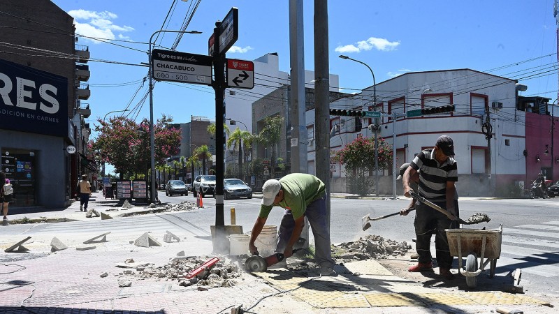 Gestión municipal: progresan las obras de veredas en Tigre centro