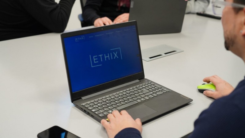 Más eficiencia, menos burocracia: Escobar redujo con IA hasta un 98% los tiempos administrativos en el área de compras