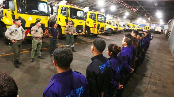 La Ciudad envió bomberos y brigadistas para ayudar a combatir los incendios en Chubut