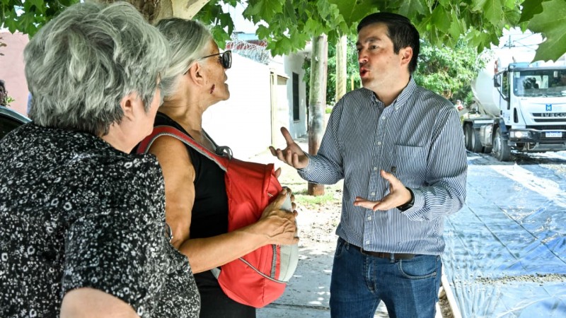 Malvinas Argentinas: Nardini supervisó el avance de obra de la calle Cochabamba