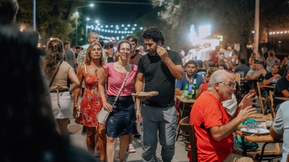 Un clásico de Escobar: la calle Mendoza suma propuestas para este verano