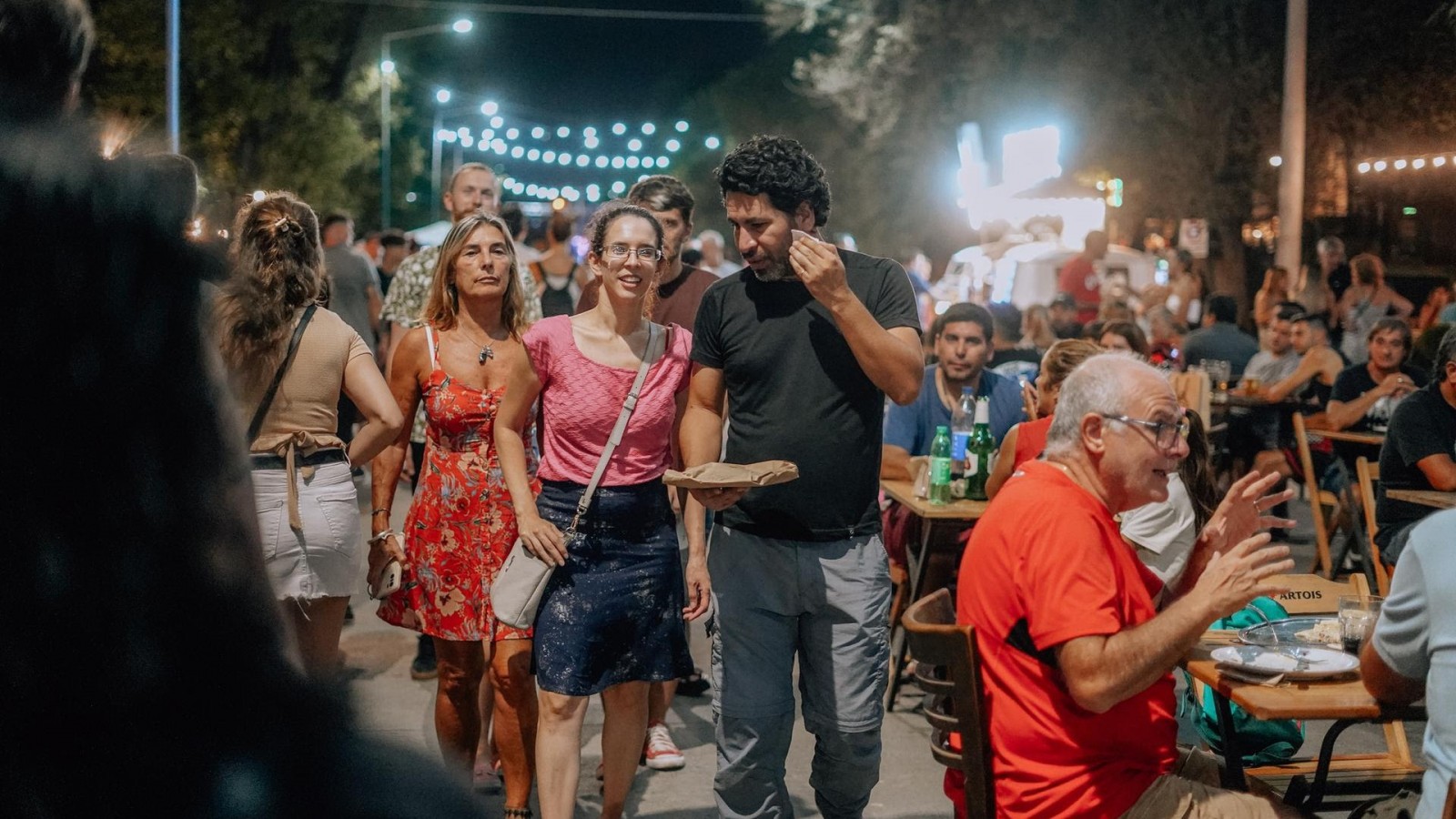 Un clásico de Escobar: la calle Mendoza suma propuestas para este verano