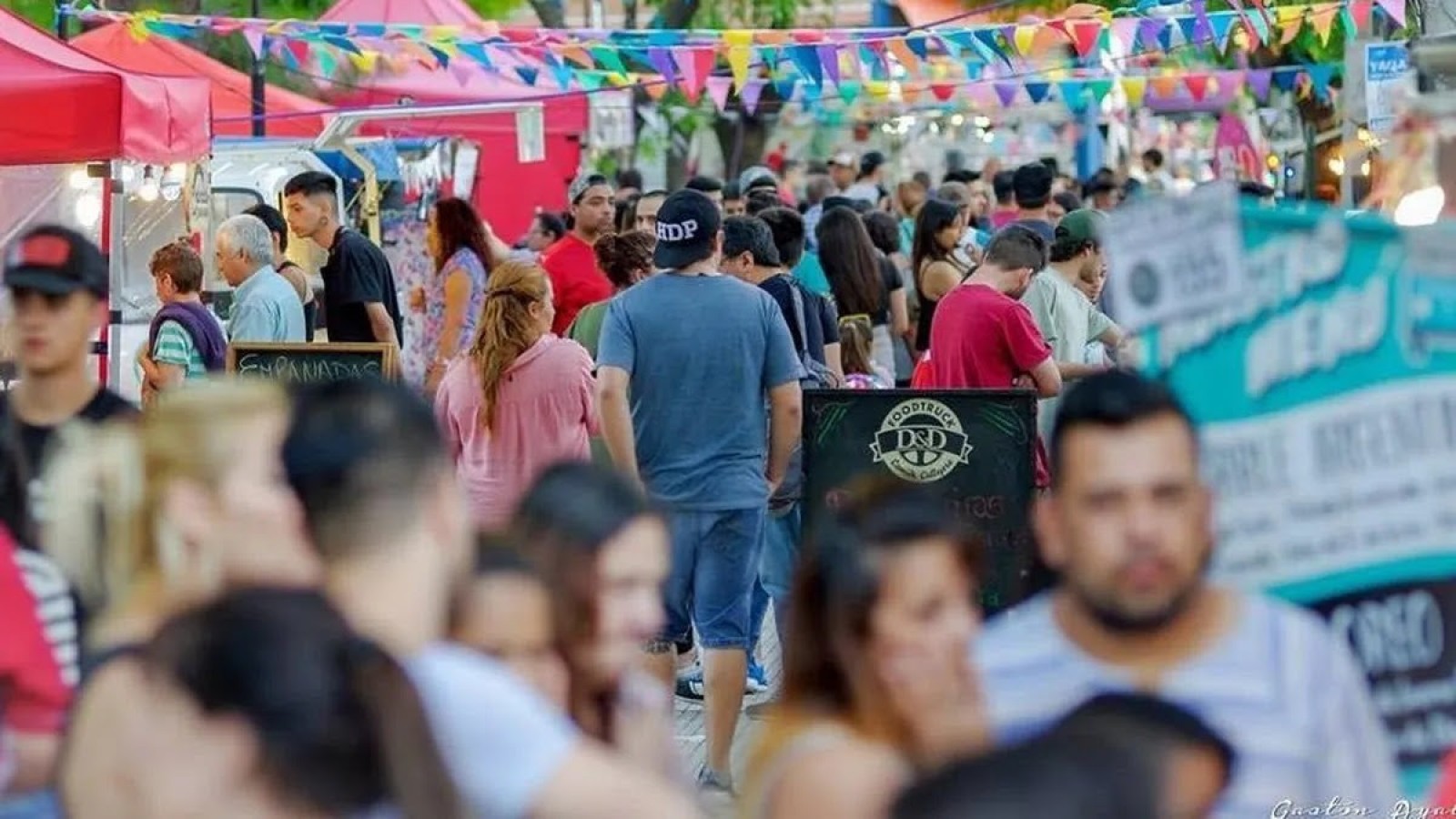 Finde en Escobar: la Peatonal de Salsa y Bachata, Alma Bohemia y Motorock son los eventos destacados