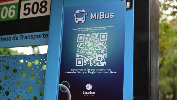 Movilidad inteligente: Escobar suma códigos QR de Mi Bus en 15 paradas del distrito