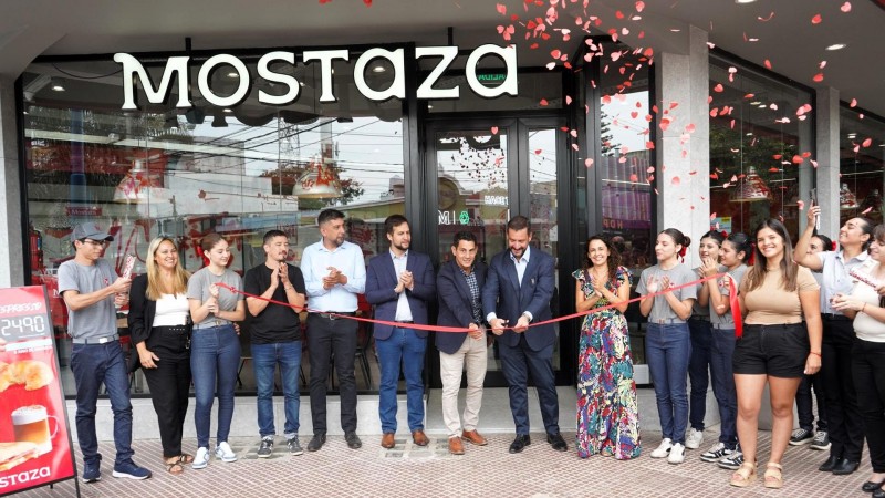 Portal Municipal de Empleo: el nuevo Mostaza de Escobar incorporó a 60 trabajadores del distrito