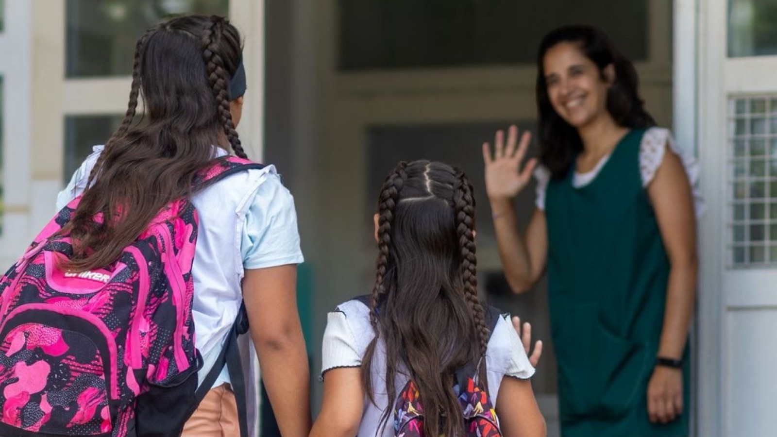 Comenzó la campaña "La Escuela te espera" contra la deserción escolar en San Isidro