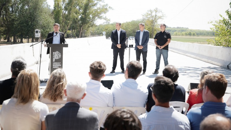Kicillof inauguró el nuevo puente vehicular de Los Huesos