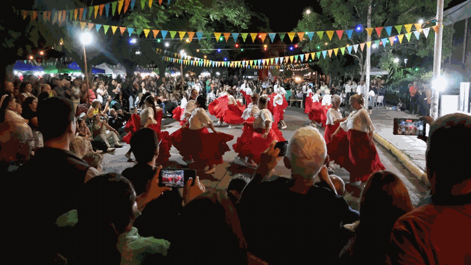Las Peñas del Carnaval impulsaron el turismo, la cultura y la economía local en Baradero