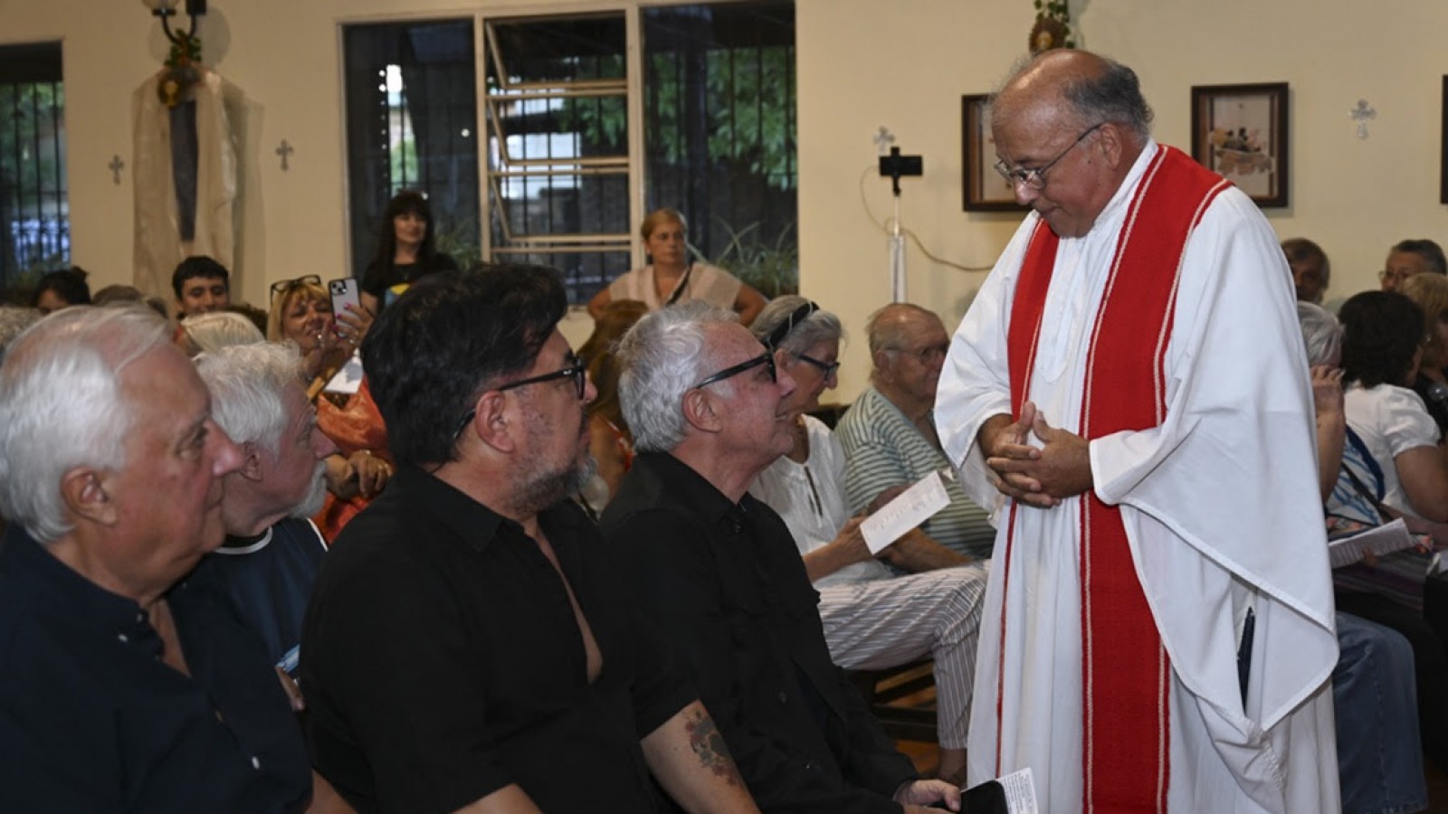Julio Zamora estuvo presente en la misa homenaje al Padre "Pancho" Soares, a 50 años de su martirio