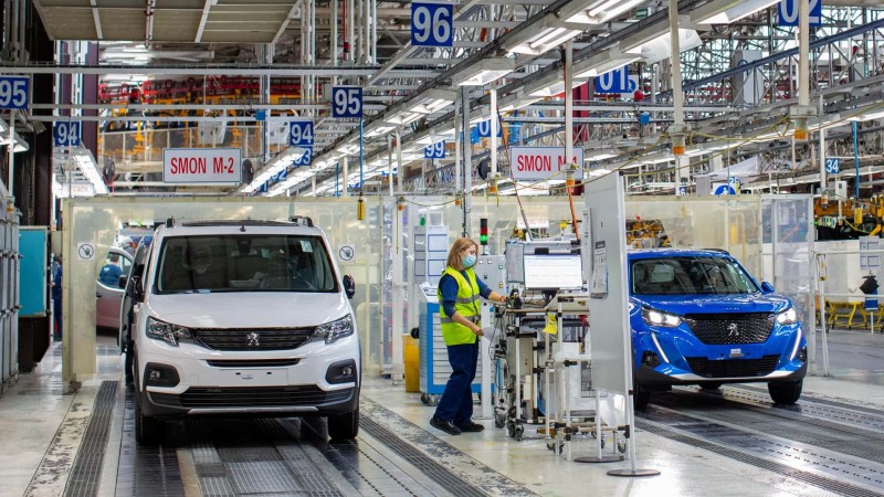 Stellantis frenó la producción en El Palomar y paraliza su planta hasta marzo por la caída de la demanda