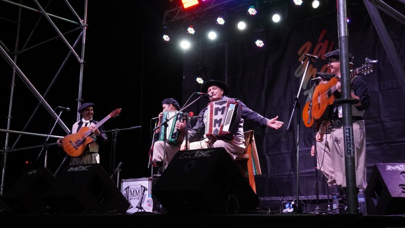 Multitudinaria Fiesta del Chamamé y Expo Colectividades en Zárate: música, danza y tradición para toda la familia