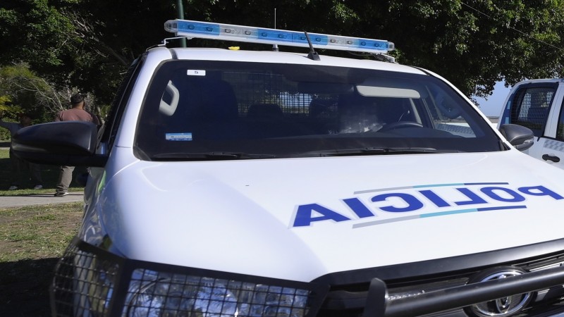 Motochorros le dispararon a un repartidor para robarle la moto en Villa Ballester