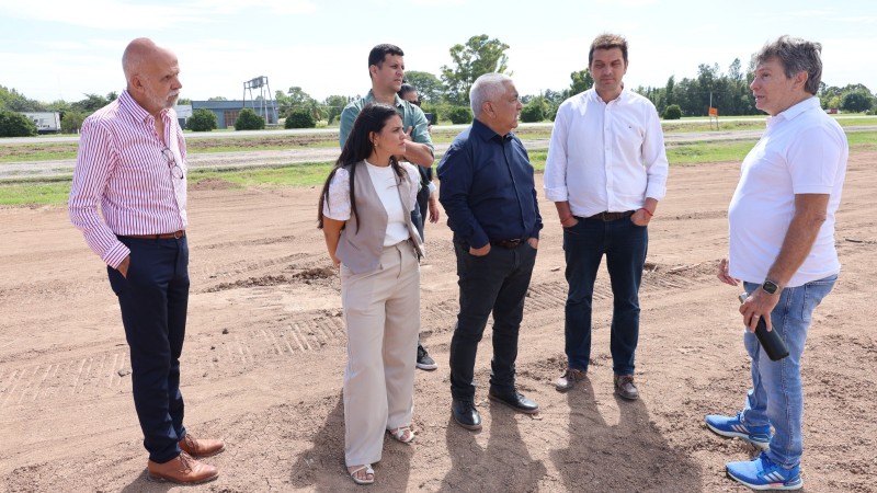 Cecilio Salazar recorrió la obra de la nueva estación de servicio YPF sobre la Ruta 9 en San Pedro