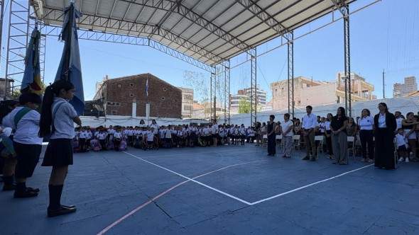 Santiago Passaglia acompañó el inicio del ciclo lectivo en el Instituto Dámaso Valdes