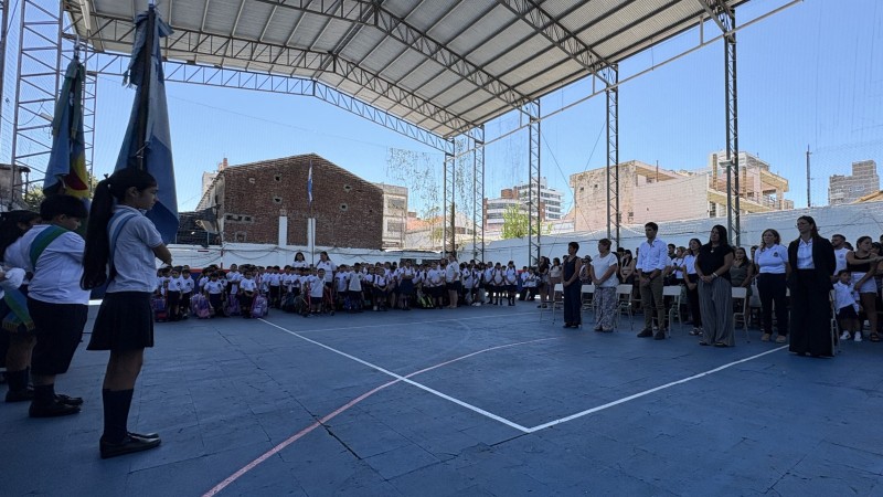 Santiago Passaglia acompañó el inicio del ciclo lectivo en el Instituto Dámaso Valdes