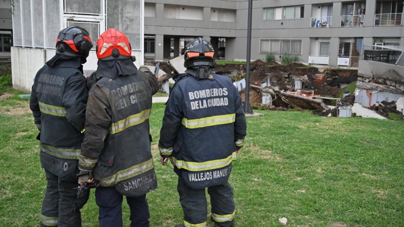 Importante operativo de Emergencias de la Ciudad por un incendio en Belgrano y un derrumbe en Parque Patricios