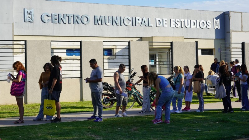 Más de 2.500 vecinos se inscribieron a los cursos 2026 del Centro Municipal de Estudios