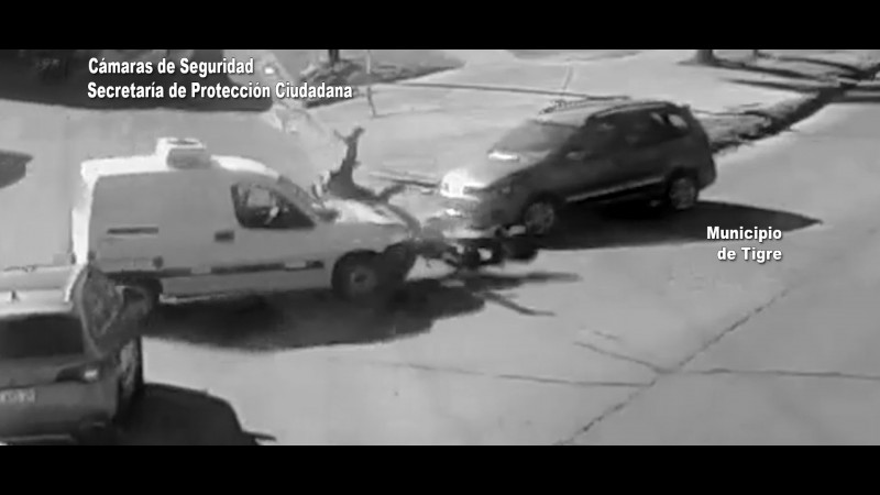 Accidente vial en El Talar terminó con el conductor de una moto volando por las aires: se encuentra fuera de peligro